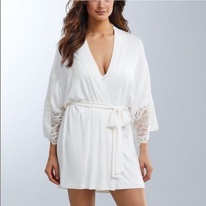Flora Nikrooz White Rob with Lace Sleeves